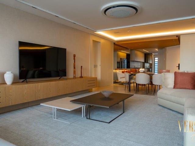Apartamento com 415m² 4 quartos e 5 banheiros, à venda, no bairro Centro em Balneário Camboriú