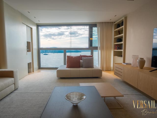 Apartamento com 415m² 4 quartos e 5 banheiros, à venda, no bairro Centro em Balneário Camboriú