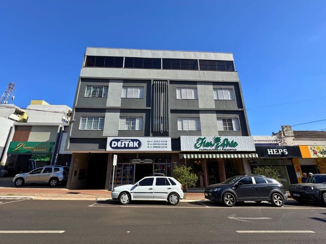 Apartamento com 240m² 4 quartos e 3 banheiros, para alugar, no bairro Centro em Apucarana