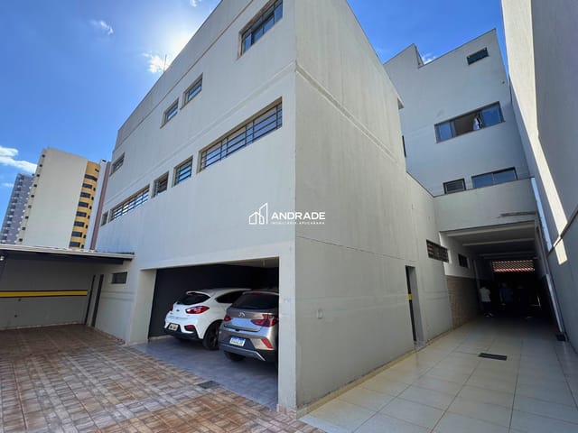 Apartamento com 240m² 4 quartos e 3 banheiros, para alugar, no bairro Centro em Apucarana