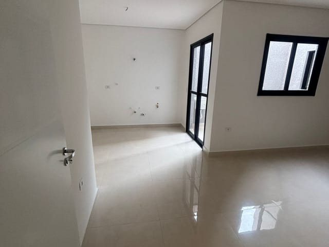 Apartamento 2 quartos e 2 banheiros, à venda, no bairro Utinga em Santo André