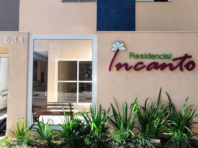 Foto do Apartamento - Locação ou Venda | Apartamento com 2 vagas paralelas , decorado e mobiliado com sacada reiki | 1 suíte + 1 quarto | zona 7 ! | Benites & Gonzaga Imóveis