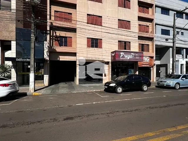 Apartamento 3 quartos e 3 banheiros, à venda, no bairro Centro em Rolândia