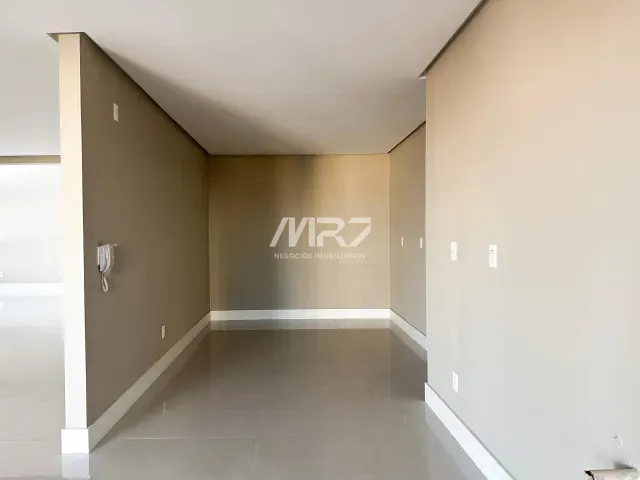 Apartamento com 278m² 3 quartos e 3 banheiros, à venda, no bairro Oficinas em Ponta Grossa