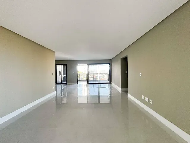 Apartamento com 278m² 3 quartos e 3 banheiros, à venda, no bairro Oficinas em Ponta Grossa