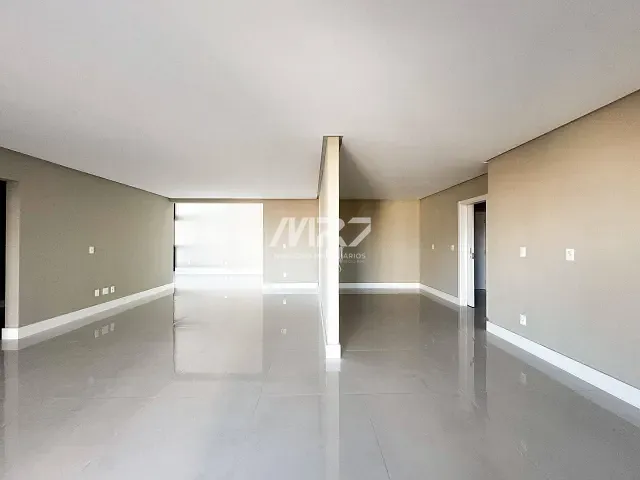 Apartamento com 278m² 3 quartos e 3 banheiros, à venda, no bairro Oficinas em Ponta Grossa