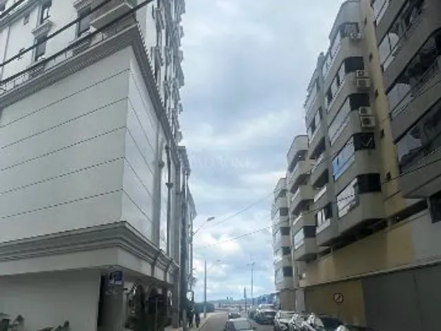 Apartamento 3 quartos e 4 banheiros, à venda, no bairro centro  em Itapema