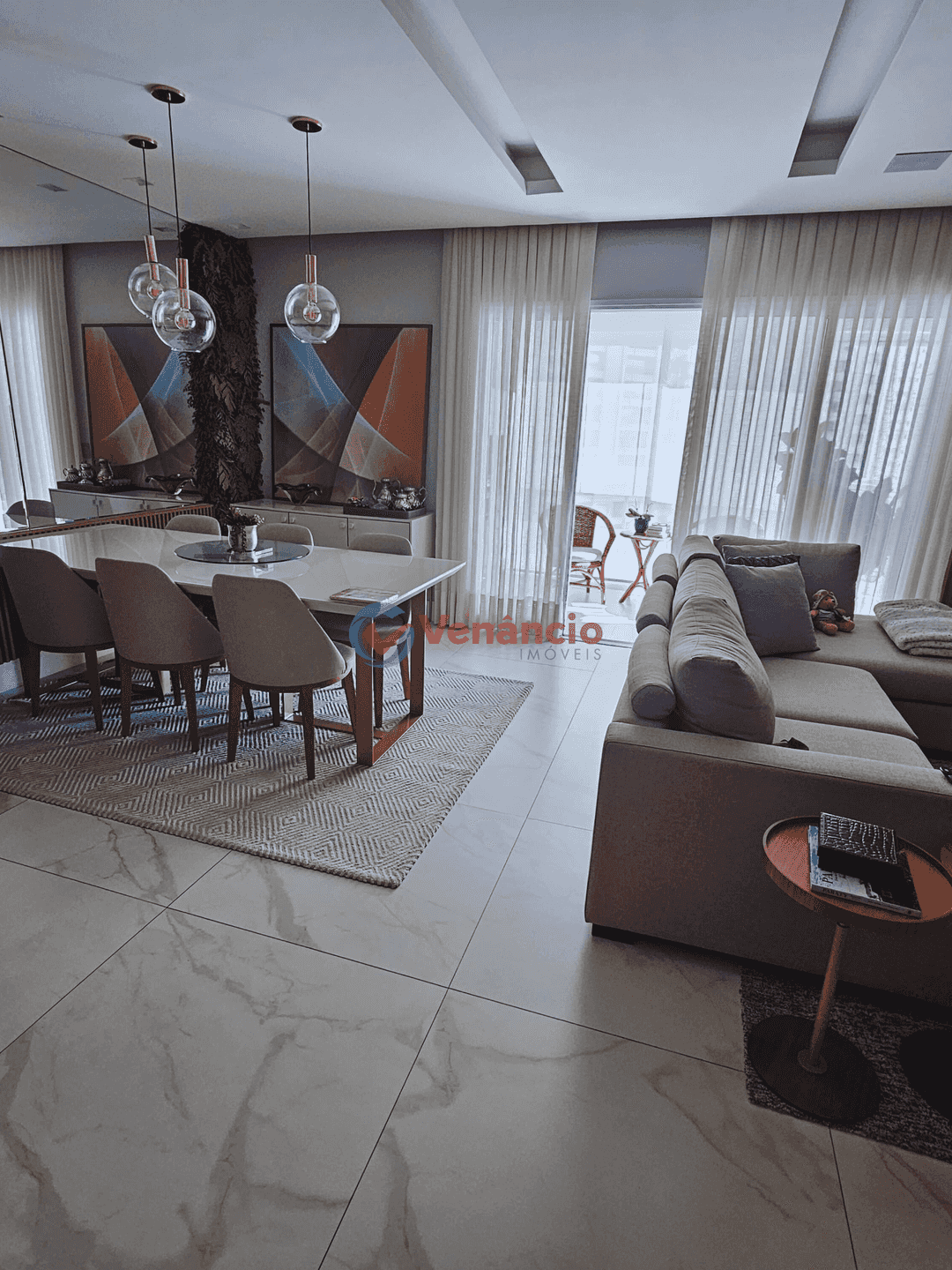 Apartamento à venda com 3 quartos, 105m² - Foto 1