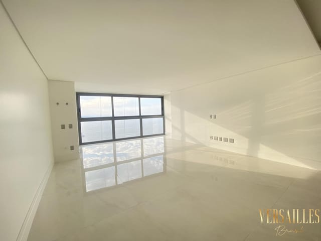 Apartamento com 415m² 4 quartos e 5 banheiros, à venda, no bairro Centro em Balneário Camboriú