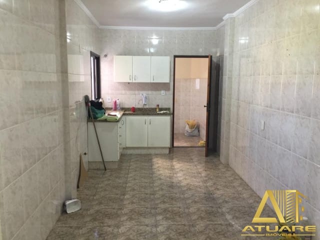 Apartamento com 160m² 3 quartos e 1 banheiro, para alugar, no bairro Centro em Pouso Alegre