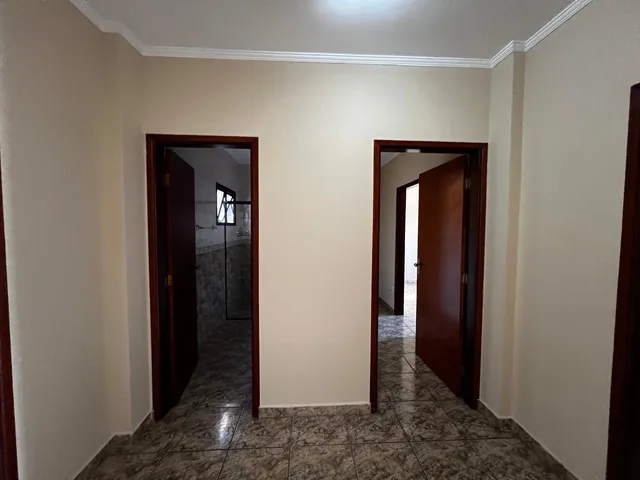 Apartamento com 160m² 3 quartos e 1 banheiro, para alugar, no bairro Centro em Pouso Alegre