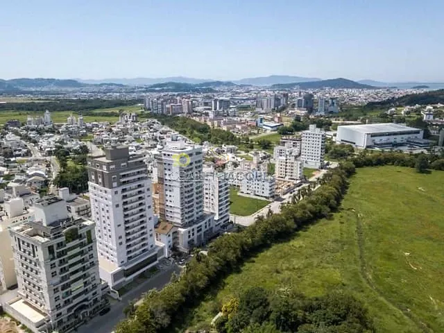 Apartamento 3 quartos e 2 banheiros, à venda, no bairro Cidade Universitária Pedra Branca em Palhoça