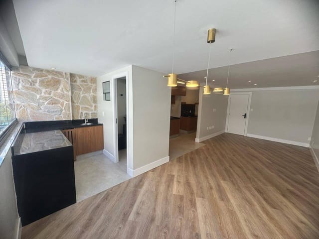 Apartamento 2 quartos e 2 banheiros, à venda, no bairro Alphaville I em Salvador