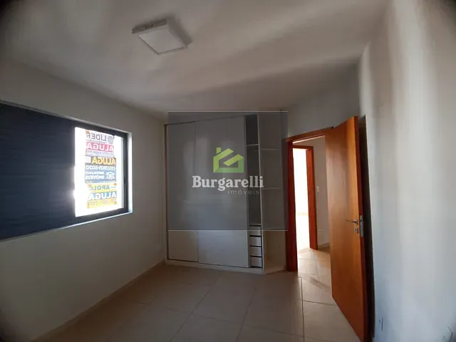 Apartamento 3 quartos e 2 banheiros, para alugar, no bairro Dos Ipês em Lavras