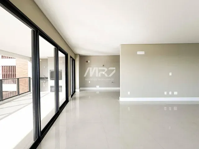 Apartamento com 288m² 3 quartos e 4 banheiros, à venda, no bairro Oficinas em Ponta Grossa