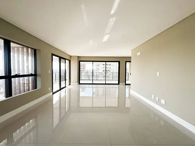 Apartamento com 288m² 3 quartos e 4 banheiros, à venda, no bairro Oficinas em Ponta Grossa