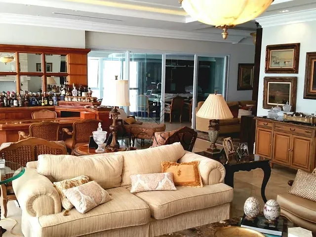 Apartamento com 316m² 4 quartos e 4 banheiros, à venda, no bairro Centro em Balneário Camboriú