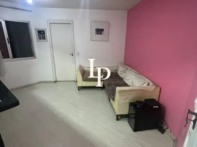 Apartamento 1 quarto e 1 banheiro, à venda, no bairro Vila Carmosina em São Paulo