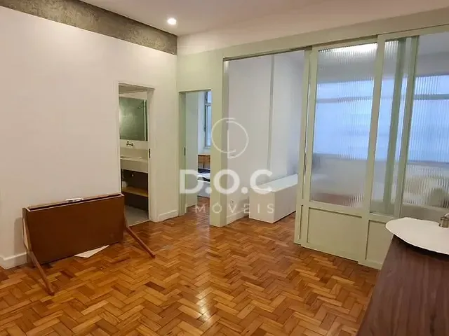 Apartamento 1 quarto e 1 banheiro, para alugar, no bairro Copacabana em Rio de Janeiro