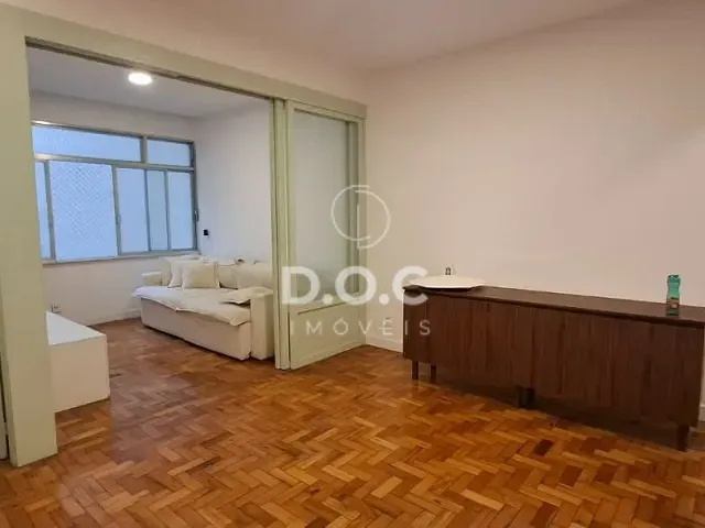 Apartamento 1 quarto e 1 banheiro, para alugar, no bairro Copacabana em Rio de Janeiro