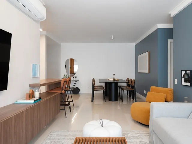 Apartamento 2 quartos e 3 banheiros, para alugar, no bairro Campinas em São José