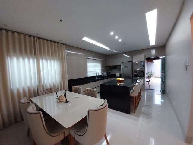 Casa com 250m² 2 quartos e 3 banheiros, à venda, no bairro Residencial Solar Bougainville em Goiânia