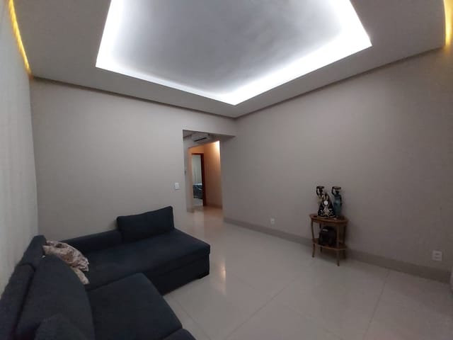 Casa com 250m² 2 quartos e 3 banheiros, à venda, no bairro Residencial Solar Bougainville em Goiânia
