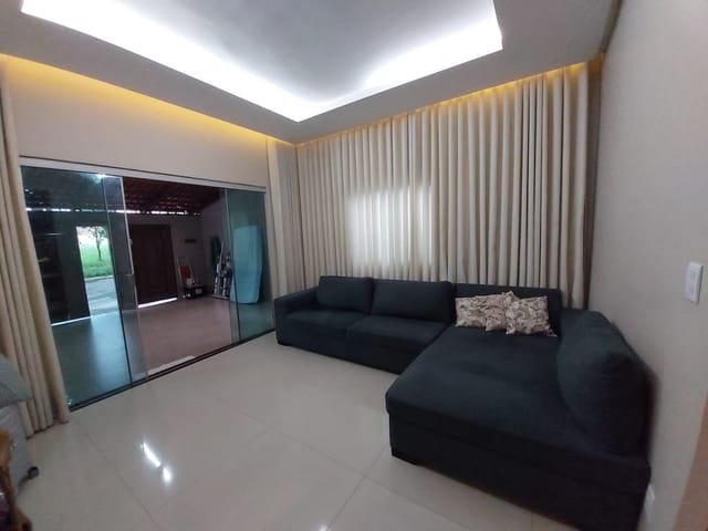 Casa com 250m² 2 quartos e 3 banheiros, à venda, no bairro Residencial Solar Bougainville em Goiânia