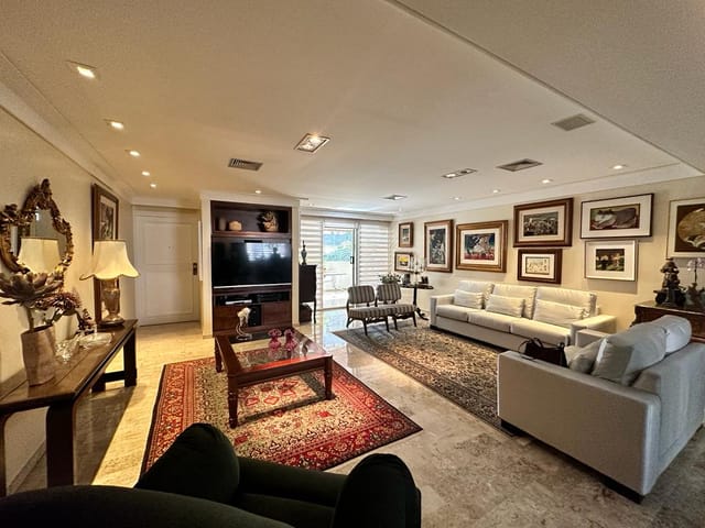 Foto do Apartamento - Edifício Coimbra, 232m2 de área útil, apartamento à venda, 4 dormitórios sendo 3 suítes, Centro, Londrina, Pr | Luciana Kauam Imóveis
