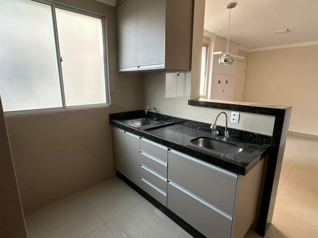 Apartamento com 52m² 2 quartos e 1 banheiro, à venda, no bairro Jardim Alvorada em Cambé