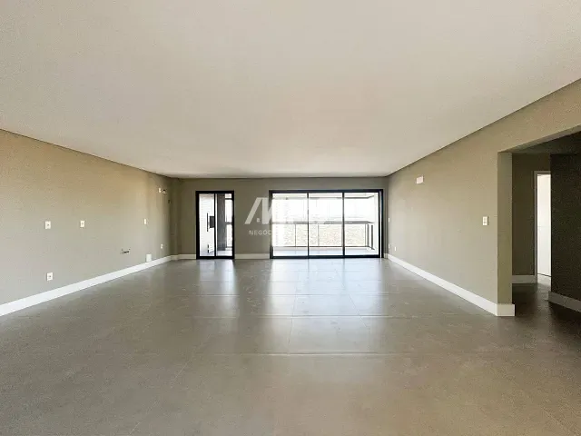 Apartamento com 278m² 3 quartos e 3 banheiros, à venda, no bairro Oficinas em Ponta Grossa