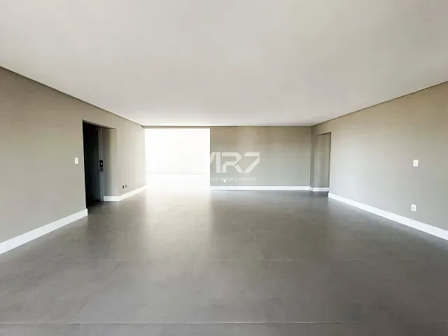 Apartamento com 278m² 3 quartos e 3 banheiros, à venda, no bairro Oficinas em Ponta Grossa