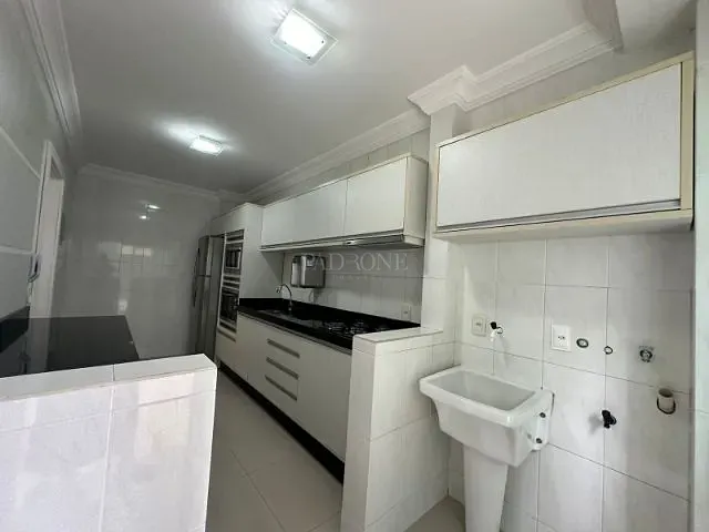 Apartamento 2 quartos e 2 banheiros, à venda, no bairro Centro em Balneário Camboriú