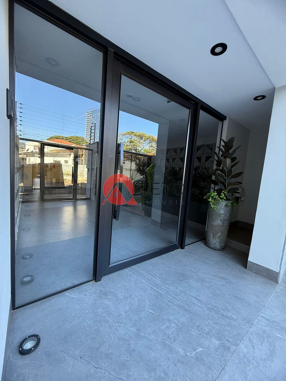 Apartamento à venda com 3 quartos, 140m² - Foto 3