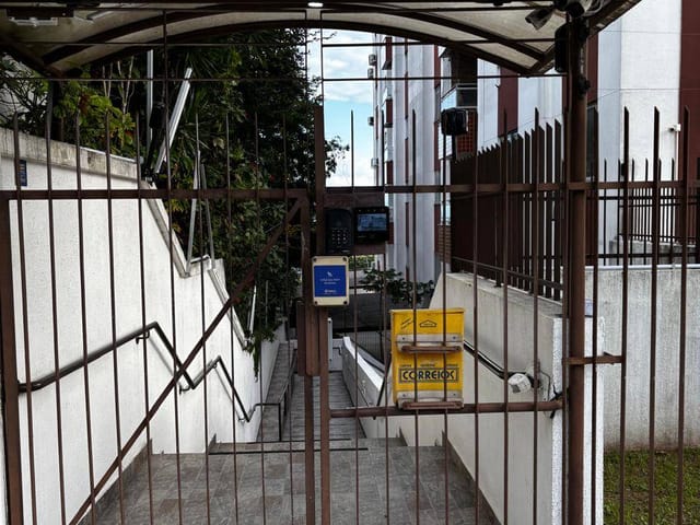 Apartamento com 99m² 2 quartos e 1 banheiro, para alugar, no bairro Saco dos Limões em Florianópolis