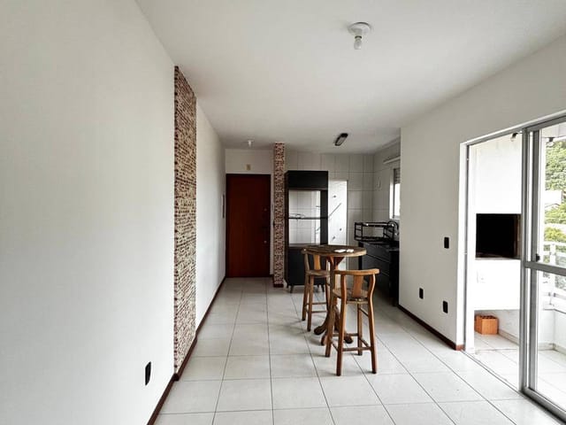 Apartamento com 99m² 2 quartos e 1 banheiro, para alugar, no bairro Saco dos Limões em Florianópolis