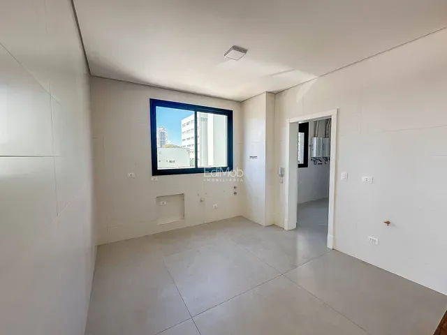 Apartamento com 360m² 3 quartos e 4 banheiros, à venda, no bairro Centro em Cascavel