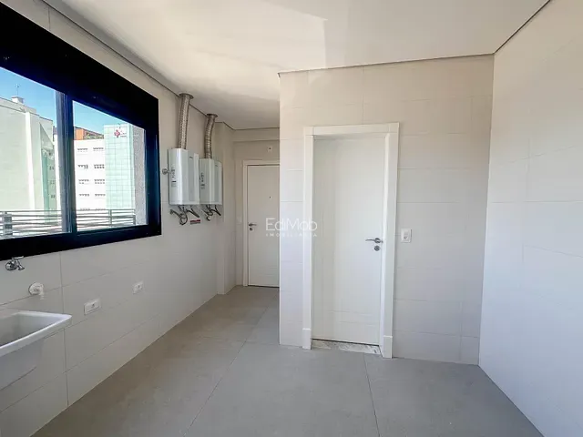 Apartamento com 360m² 3 quartos e 4 banheiros, à venda, no bairro Centro em Cascavel