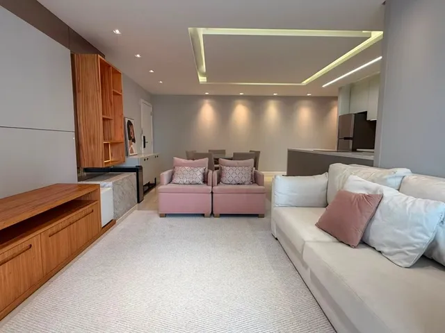 Apartamento 2 quartos e 3 banheiros, para alugar, no bairro Centro em Florianópolis