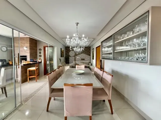 Apartamento com 288m² 4 quartos e 4 banheiros, à venda ou para alugar, no bairro Centro em Rolândia