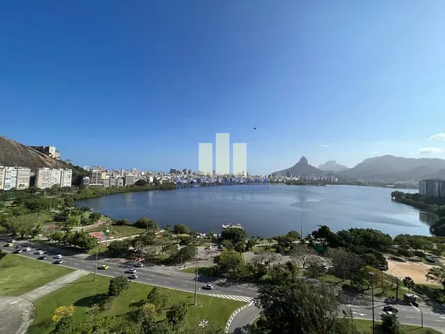 Apartamento com 380m² 4 quartos e 6 banheiros, à venda ou para alugar, no bairro Lagoa em Rio de Janeiro