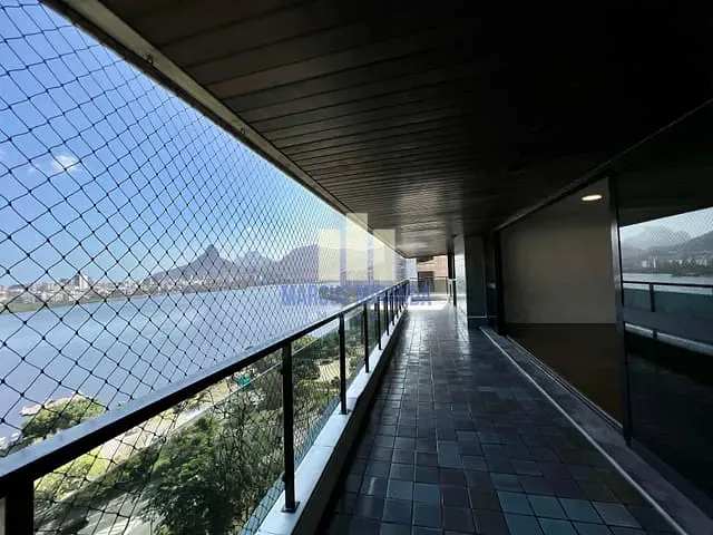 Apartamento com 380m² 4 quartos e 6 banheiros, à venda ou para alugar, no bairro Lagoa em Rio de Janeiro