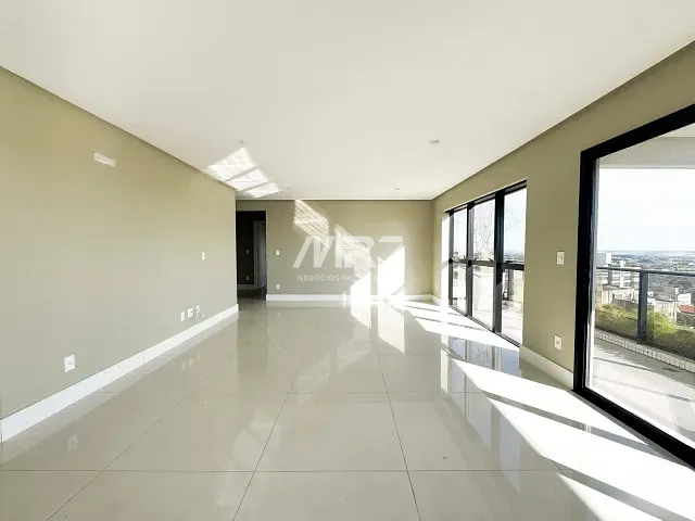 Apartamento com 297m² 3 quartos e 4 banheiros, à venda, no bairro Oficinas em Ponta Grossa