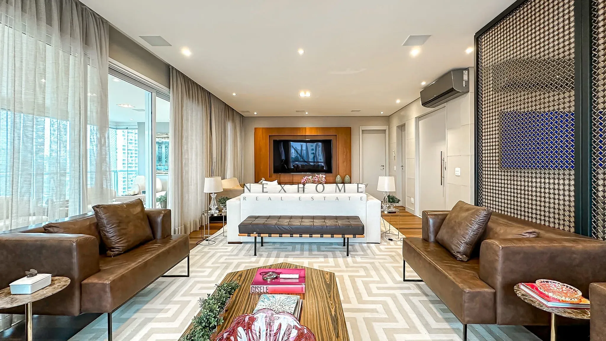 Apartamento, 3 quartos, 225 m² - Foto 1