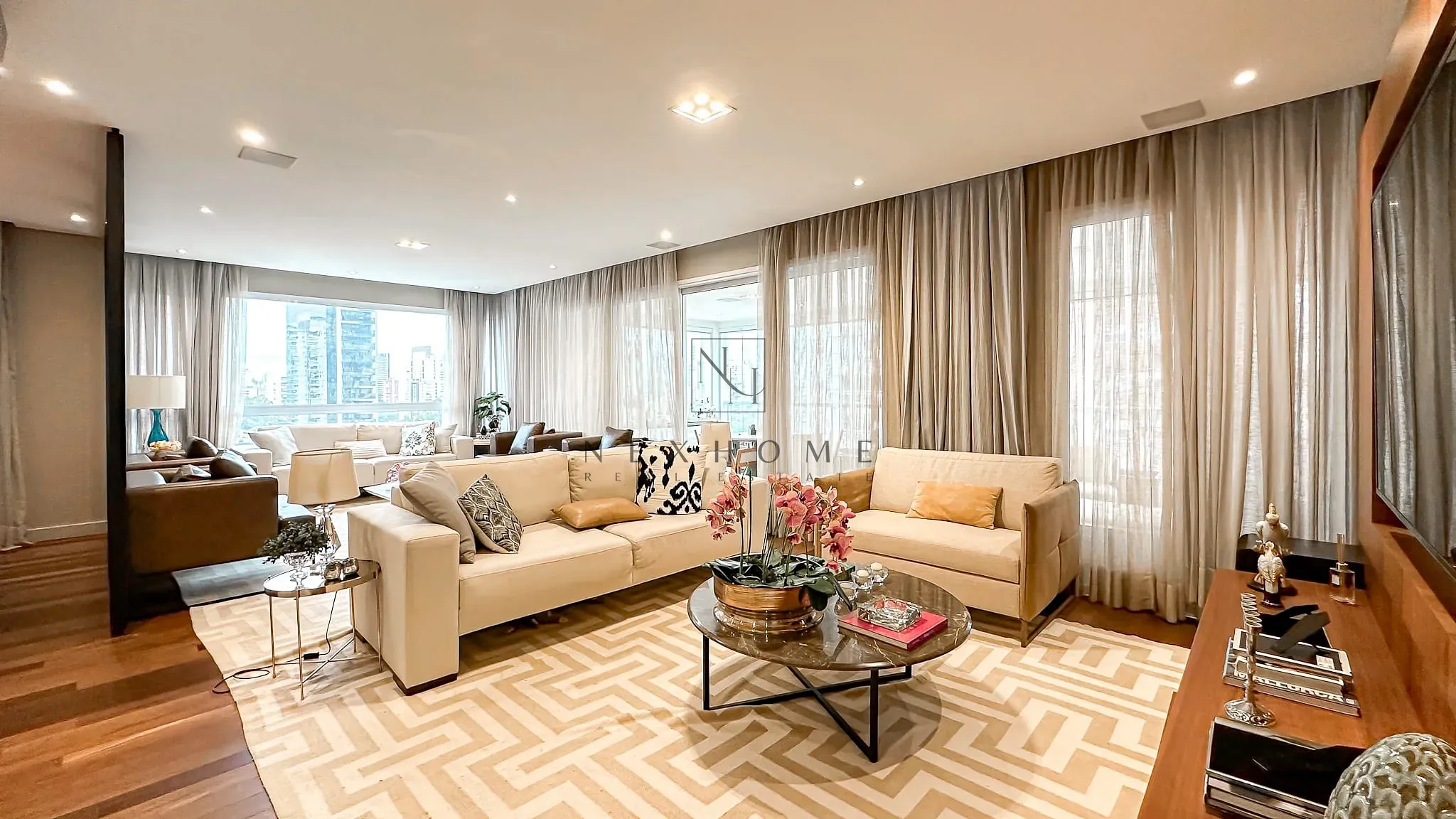 Apartamento, 3 quartos, 225 m² - Foto 2