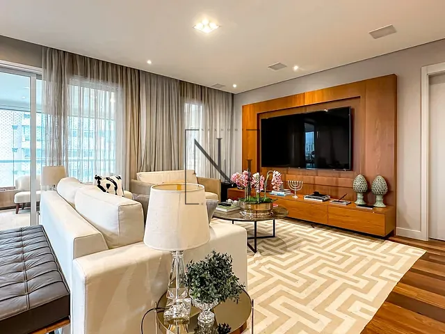 Apartamento com 225m² 3 quartos e 5 banheiros, à venda, no bairro Cidade Monções em São Paulo