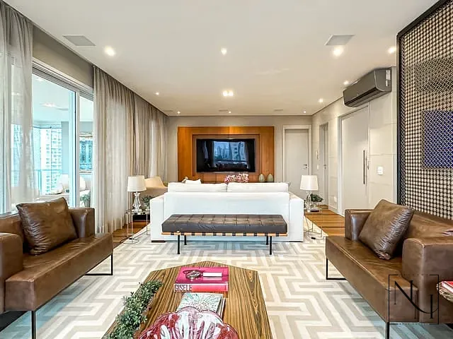 Apartamento com 225m² 3 quartos e 5 banheiros, à venda, no bairro Cidade Monções em São Paulo