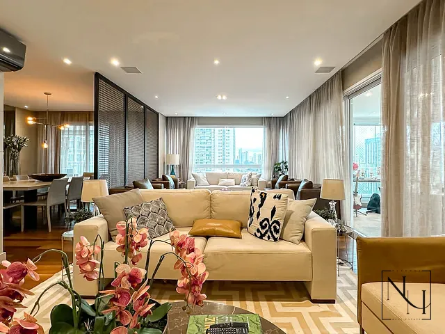 Apartamento com 225m² 3 quartos e 5 banheiros, à venda, no bairro Cidade Monções em São Paulo