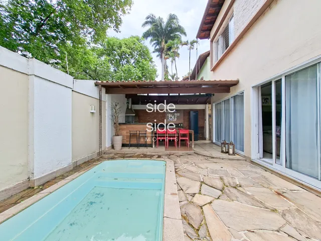 Casa 3 quartos e 4 banheiros, à venda, no bairro Centro em Três Rios
