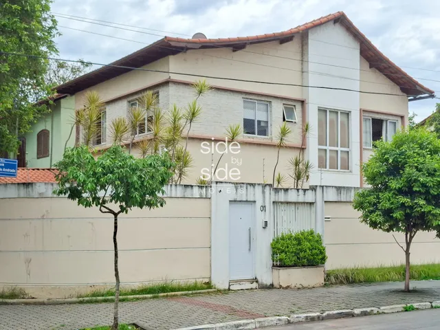 Casa 3 quartos e 4 banheiros, à venda, no bairro Centro em Três Rios
